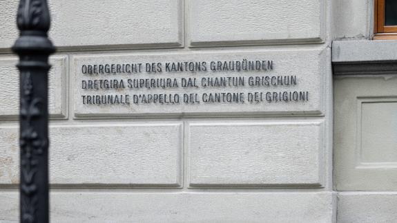 Gebäudebeschriftung Obergericht Graubünden